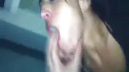 吸コックのずさんなBlowjobティーン ピンク ポルノ